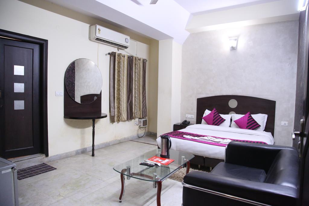 Hotel Mandakini Palace Delhi  Rum bild